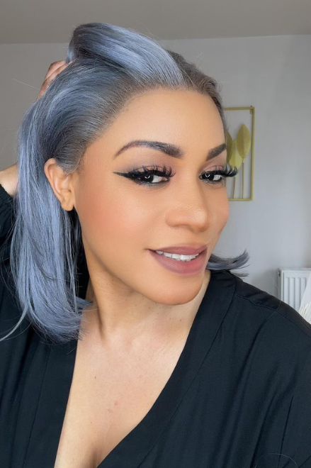 Perruque Prête à Porter Sans Colle – 12 pouces – Couleur : Grise